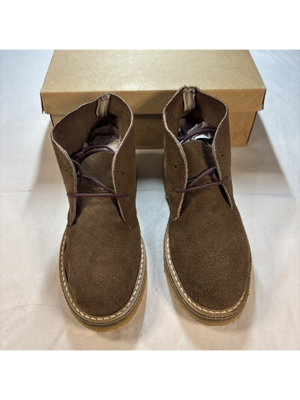 Desert Boots Vintage Late1960’s with box NOS Kids Shoe size 11 made in Canada.